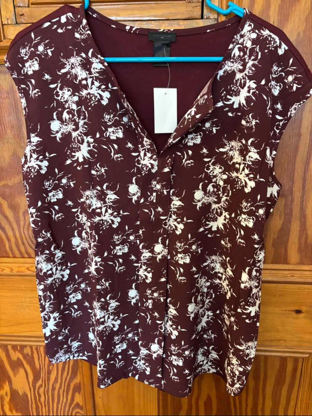 Ann Taylor Maroon Floral V-Neck Cap-Sleeve Blouse